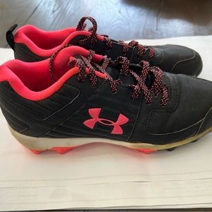 Girls size 4.5 Under Armour cleats